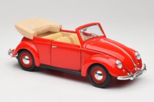 Volkswagen Cabriolet Ruby Red Maisto 1:18 32826 Diecast - image 6 of 8