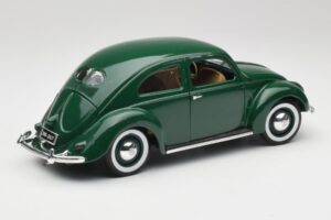 Volkswagen Export Sedan Beryl Green Maisto 1:18 31820 Diecast - image 3 of 8