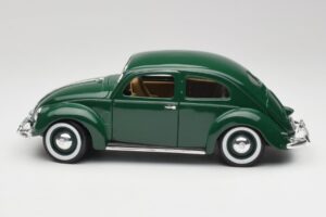 Volkswagen Export Sedan Beryl Green Maisto 1:18 31820 Diecast - image 4 of 8
