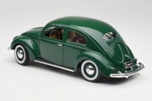 Volkswagen Export Sedan Beryl Green Maisto 1:18 31820 Diecast - image 7 of 8