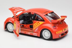 Volkswagen New Beetle Cup Bburago 1:18 3329 Diecast - image 5 of 8