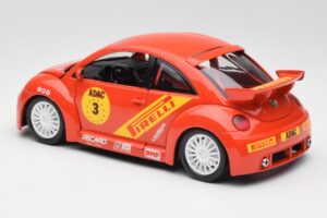 Volkswagen New Beetle Cup Bburago 1:18 3329 Diecast - image 7 of 8