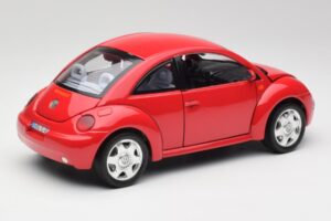 Volkswagen New Beetle Red Bburago 1:18 3342 Diecast - image 3 of 8