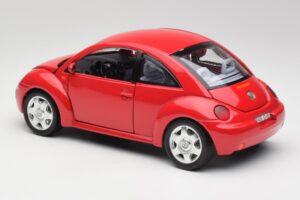 Volkswagen New Beetle Red Bburago 1:18 3342 Diecast - image 7 of 8