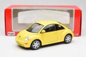 Volkswagen New Beetle Yellow Maisto 1:18 37800-M4 Diecast - image 8 of 8
