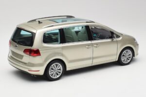 Volkswagen Sharan 7N Reflex Silver Metallic Minichamps 1:18 110051002 Diecast - image 3 of 8