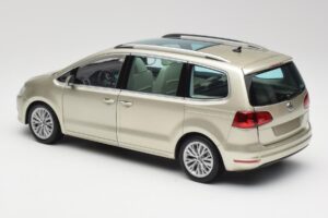 Volkswagen Sharan 7N Reflex Silver Metallic Minichamps 1:18 110051002 Diecast - image 7 of 8