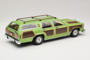 Wagon Queen Family Truckster National Lampoon's Vacation GreenLight 1:18 19013 Diecast - image 2 of 6