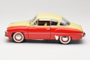 Wartburg 311 Coupe Red & Beige Revell 1:18 8418 Diecast - image 4 of 8