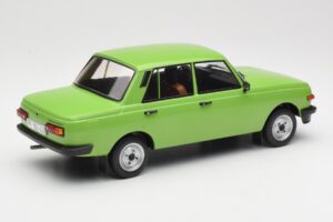 Wartburg 353 Green MCG 1:18 MCG18062 Diecast - image 2 of 6