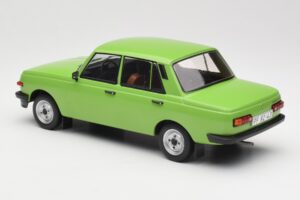 Wartburg 353 Green MCG 1:18 MCG18062 Diecast - image 5 of 6