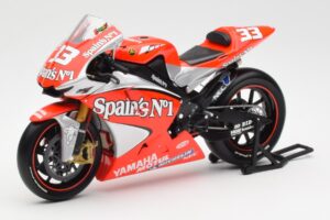 Yamaha YZR-M1 Gauloises Fortuna Yamaha #7 C. Checa MotoGP 2004 Minichamps 1:12 122043007 Diecast - image 2 of 6