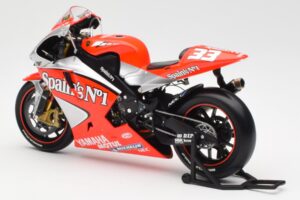 Yamaha YZR-M1 Gauloises Fortuna Yamaha #7 C. Checa MotoGP 2004 Minichamps 1:12 122043007 Diecast - image 5 of 6