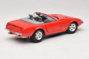 Ferrari 365 GTS/4 Spider Red Techno Giodi 1:18 40028-P1 Diecast - image 3 of 8