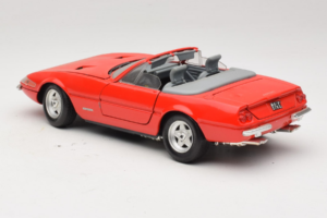 Ferrari 365 GTS/4 Spider Red Techno Giodi 1:18 40028-P1 Diecast - image 7 of 8